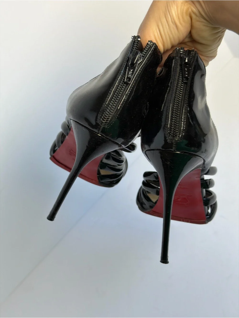 Christian Louboutin Manovra 70 Black Patent Leather Strappy Sandal Heels Size 39
